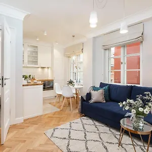 Plac Zamkowy - With View By Renters Apartment Warsaw